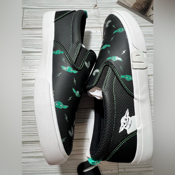 Ground Up Star Wars‎ Mandalorian Grogu Slip-On sneaker shoe black men’s size 10 - Picture 9 of 12